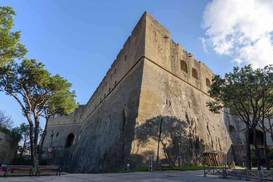 156 - Italia - Nápoles - castillo de San Elmo.jpg